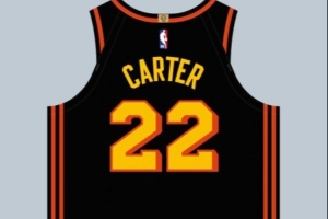 球衣记者：德文·卡特在老鹰穿22号球衣 队史上一位是小南斯